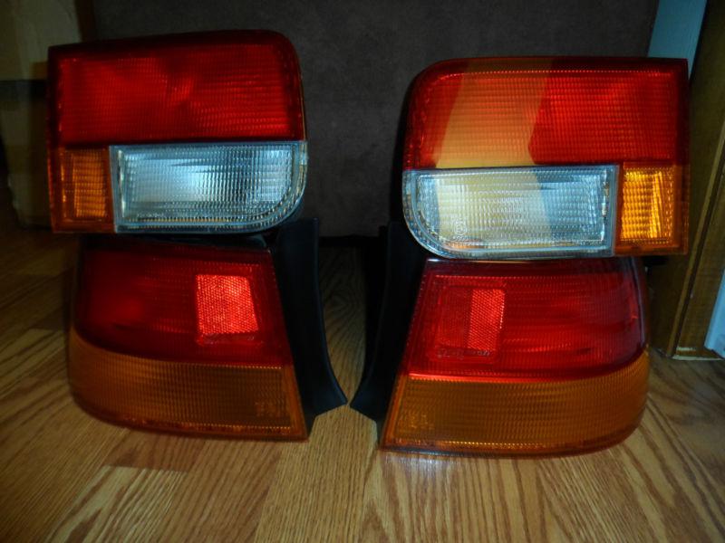 Honda civic 1997 factory taillights ****great condition*****