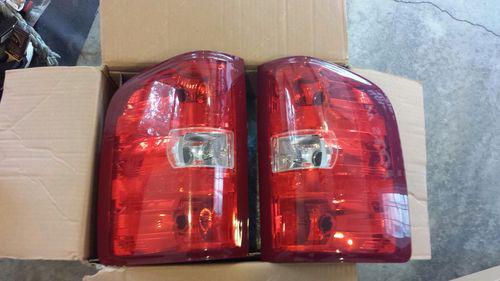 Tail lights 2008-2013 chevy 2500