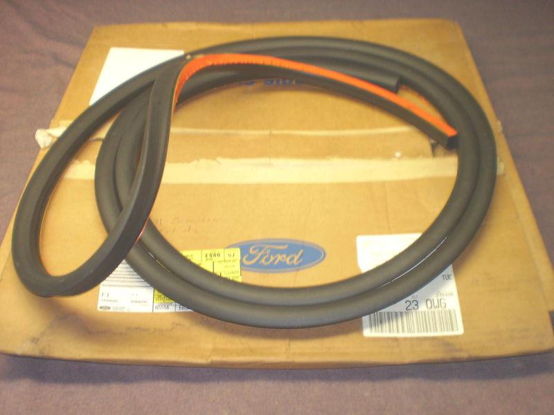 Ford 80,91 econoline front door weatherstrip rh orig. ford nos