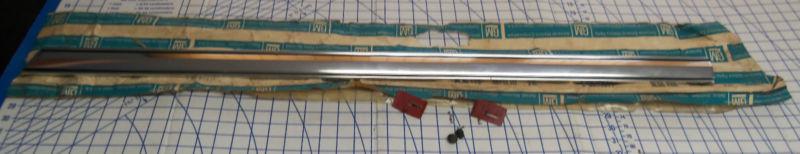 Nos 82 83 84 85 bonneville 4dr wagon front door right lower molding trim