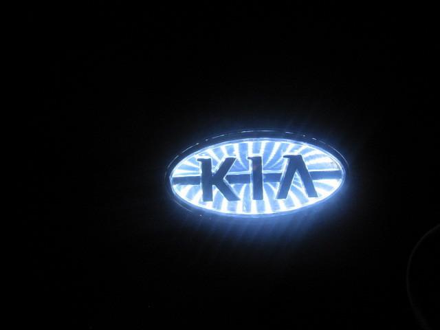 3d led waterproof dustproof car light badge lamp emblem for kia reflective white