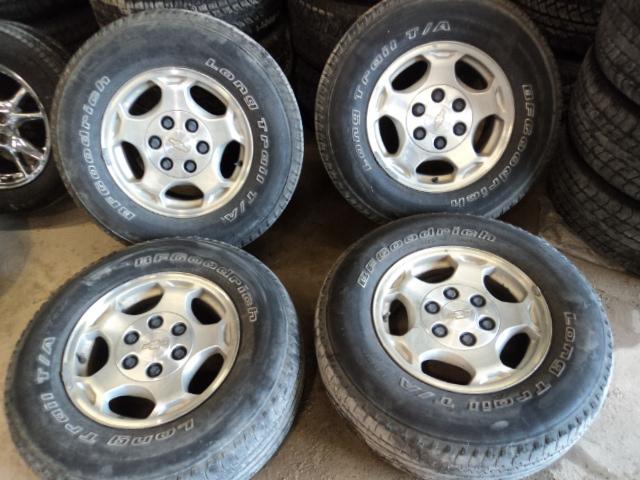 Factory 16" chevy aluminum wheels 6x5.5 & bfgoodrich 235/75r16 tires oem