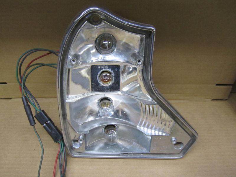 Jaguar xj6 80-87 1980-87 tail light housing only driver lh left housing w/o lens