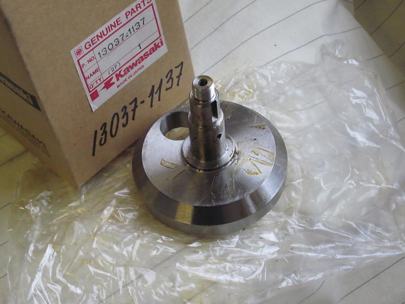 Kawasaki kh125 k1 k2 k3 k4 k5 k6 k7 k9 l1 m5 m8 m9 crankshaft rh 13037-1137 nos