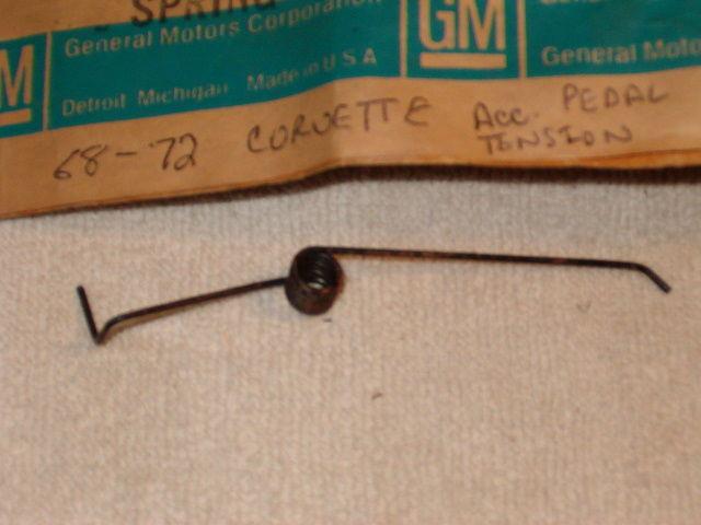 Nos 68-72 corvette accelerator pedal tension spring gm 3909982 gr 3.459