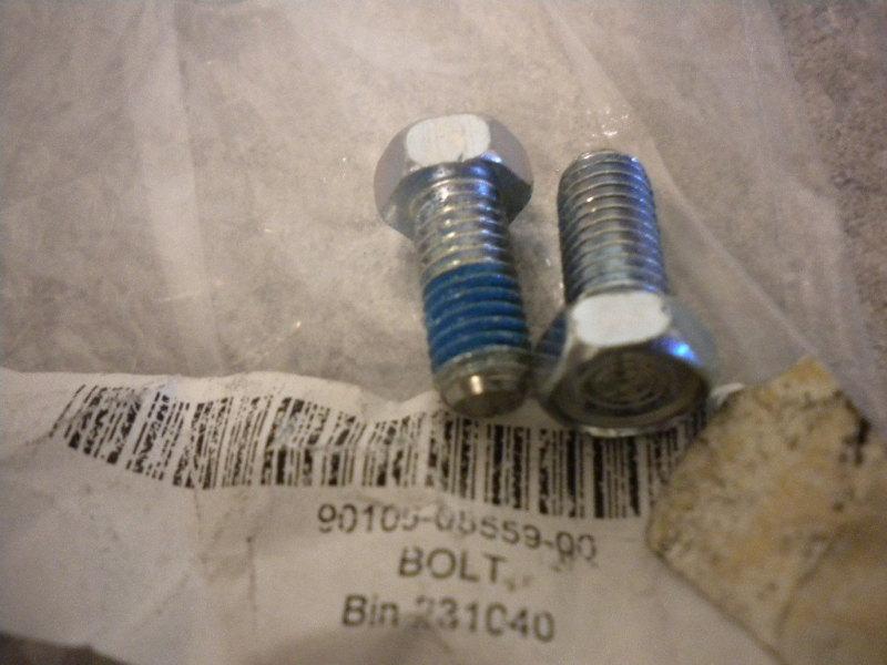 Nos yamaha suspension bolt 1977-2011 ex sr ss vt pz br vx 90109-08559-00 qty2