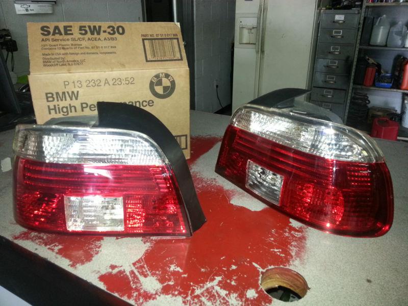 Bmw e39 5 series 528 540 tail lights pair lh rh left right non-led with harness