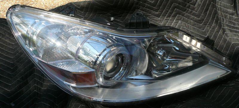 Hyundai genesis  2009 2010 2011 passenger  right side  oem   headlight