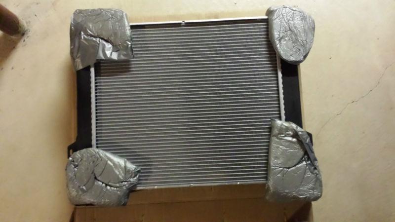 Jeep grand chrerokee radiator 5.2l and 5.9l engine 1-05191936aa 