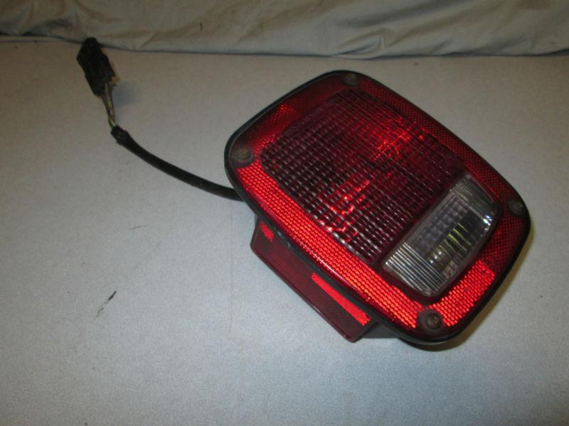 Jeep wrangler tj yj  passenger side taillight assembly complete 07470