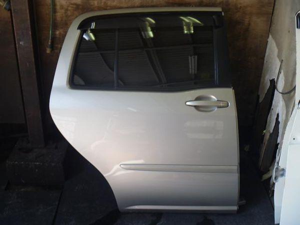 Toyota raum 2005 rear right door assembly [7413300]