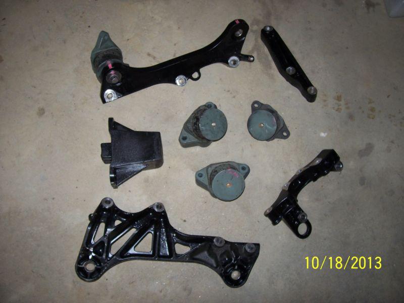 Oem factory 97-04 yamaha xl760 xl800 xl700 waverunner motor mounts & brackets