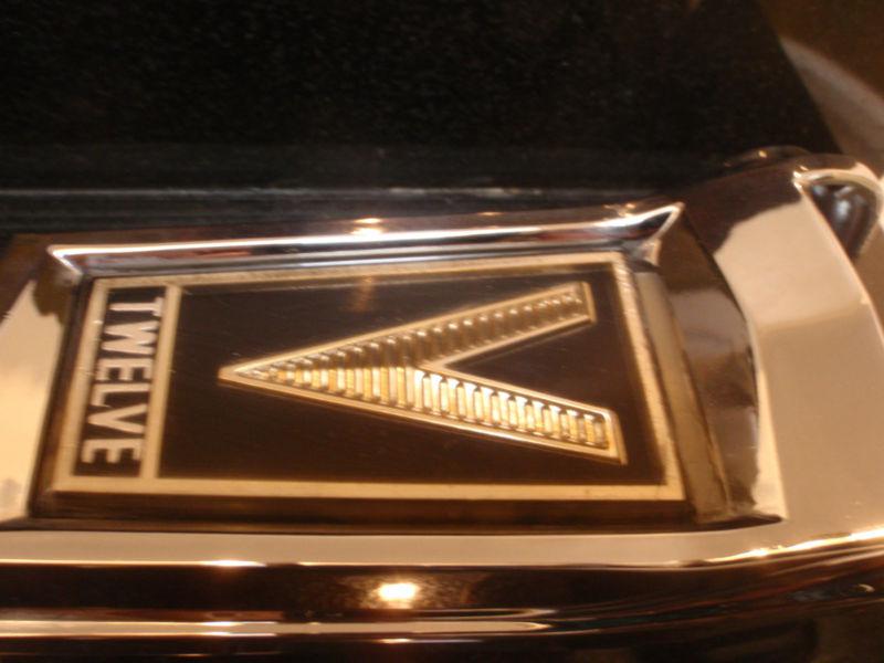 Jaguar xj12 xj-12 grille center emblem v-12 v12 1974-1979 74 75 76 77 78 79