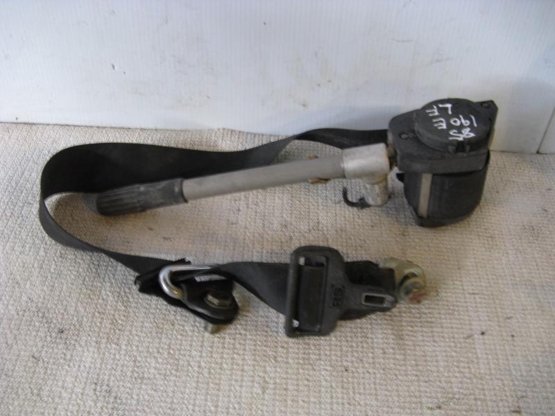 85 mercedes 190e d seat belt assembly front left driver lh l. w/ retractor w201