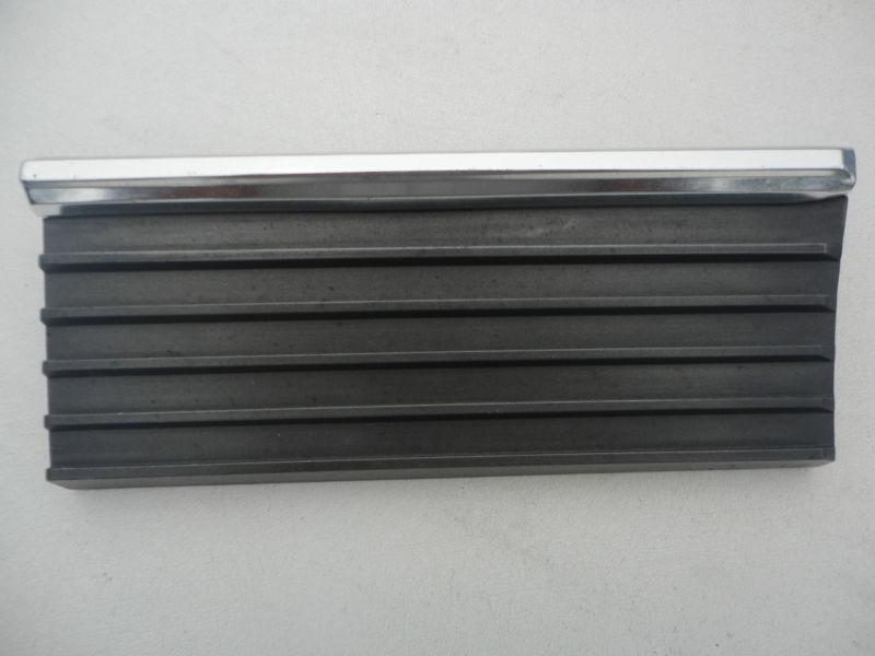 1970 mustang mach1 rocker panel moulding trim driver side.