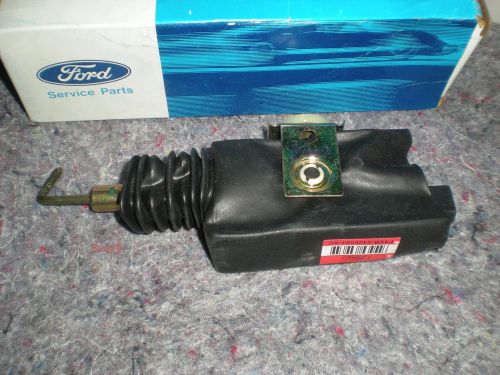 Nos 1990-1997 lincoln town car right rear power door lock actuator new oem ford