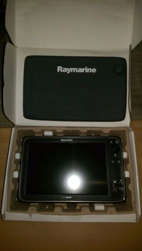 Used raymarine e70023 e125 multifunction display w/ trunnion bracket &amp; chart