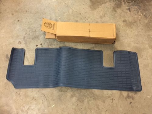 Nos gm/chevrolet/gmc rear rubber floor mat astro van 12344083 1985 86 87 88 89