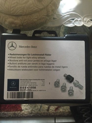 Mercedes benz wheel locks set oem 66470156