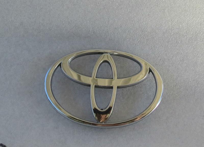 98-03 toyota sienna grille emblem badge sign symbol logo grill front oem