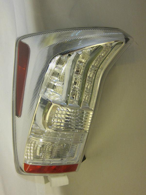 2010 toyota prius left driver side oem tail light