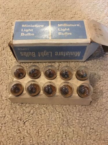 Nos miniature light bulbs  no 89 12 v 6 cp