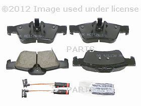 Mercedes benz  ml320 ml350 ml450 ml500 r320 r350 r500 akebono euro brake pad set