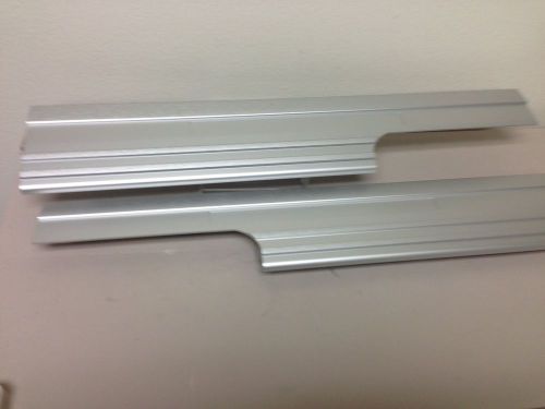 New! range rover l322&gt; door sill plates &gt; brushed aluminum &lt;eap501020/eap501030&gt;