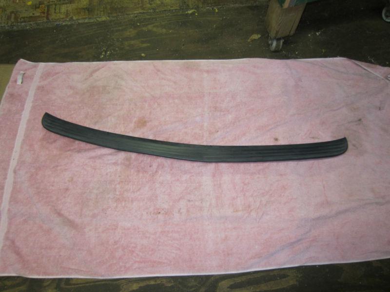 Used 03 dodge ram 1500 pickup front bumper step pad