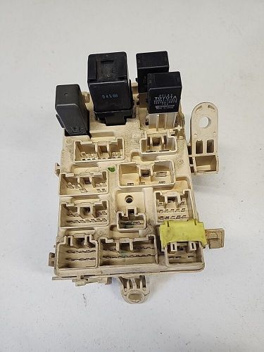 Toyota 4 runner sr5, 4x4 fuse box, cabn 96-98, 3.4l,v6, at, 82731-35030 p253b15