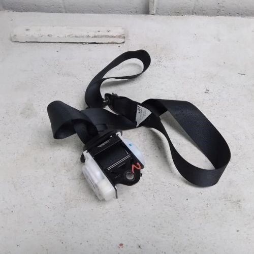 Qx80      2017 seat belt rear 953180