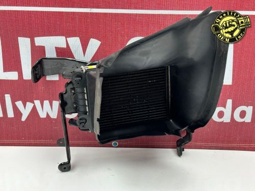 2017-2019 audi q7 3.0l front right auxiliary cooling radiator w/ air duct oe 55k