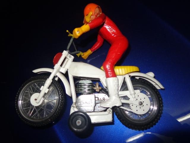 Alpina bultaco moto toy, original 70s. is second hand, it lacks the adhesives, v