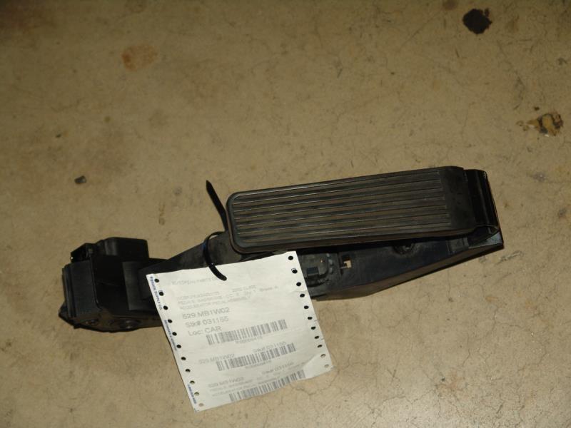 02 mercedes cl500 cl55 gas accelerator pedal assembly a 220 300 00 04