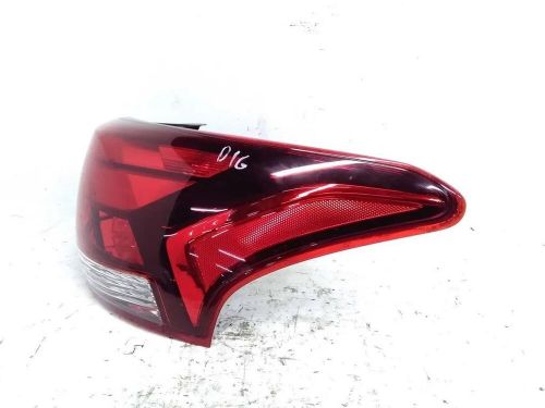 Mitsubishi outlander ii cww rear right tail light 2.00 2018 26601092-