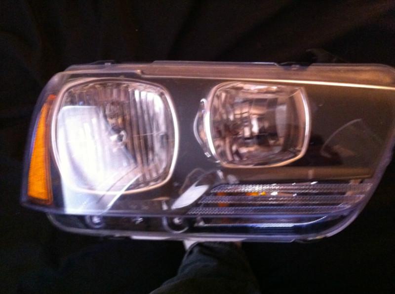 2011 oem dodge charger rh passenger side headlight 57010412ab