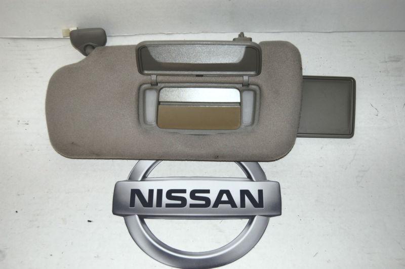 Nissan - maxima 00 01 02 03 - driver sun visor w/lighted mirror, clips gray #2