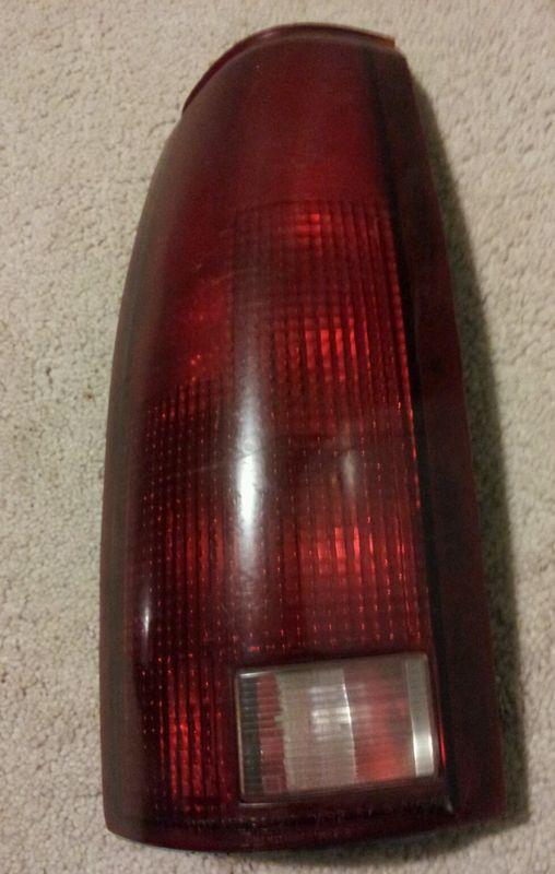 88-99 chevrolet 1500 z71 truck tahoe yukon l taillight truck taillamp oem gmc nr