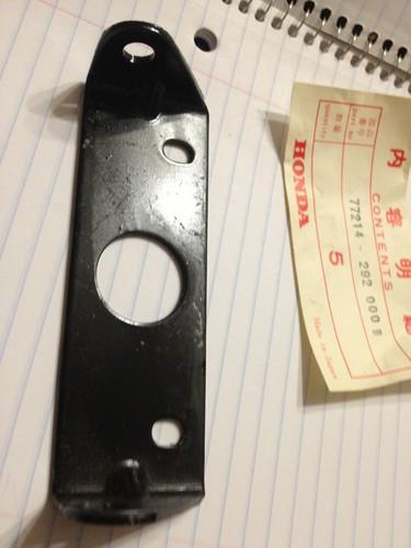 Nos honda plate seat hinge cb350 cl350 cl350 cl450 sl350 77214-292-000b