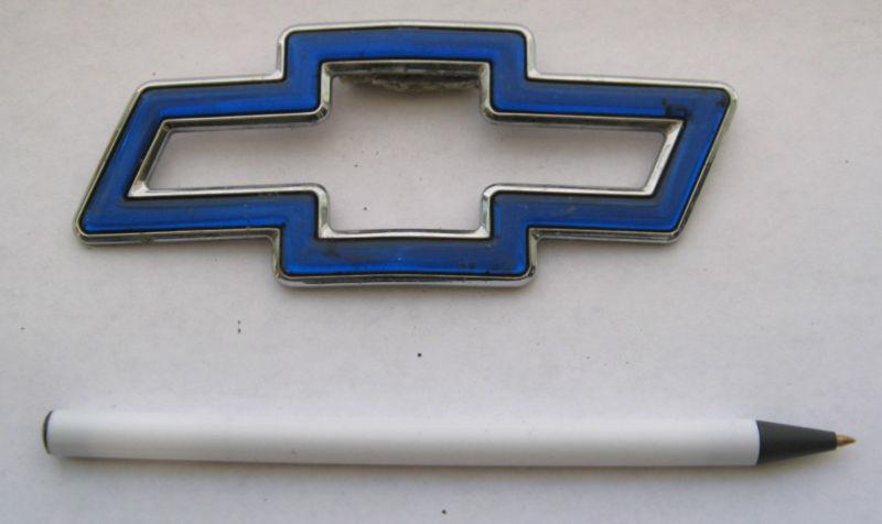 Chevy logo script emblem trim fender hood trunk chevrolet 223137 2259182 lkre