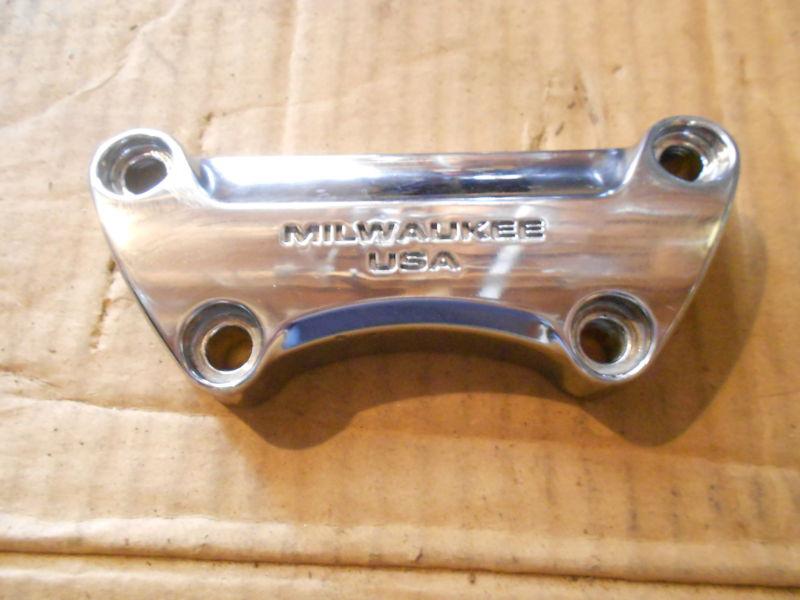 Harley davidson chrome milwaukee handlebar clamp