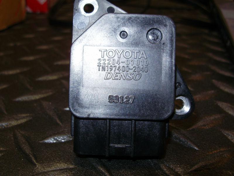 Mass air flow meter genuine toyota part. fits multiple toyota and lexus models