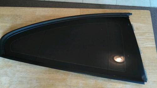 2004-2006 pontiac gto passenger side rear quarter glass