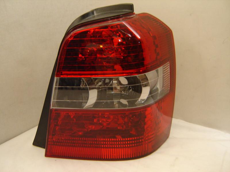 Toyota highlander right tail light 04 05 06 07 oem