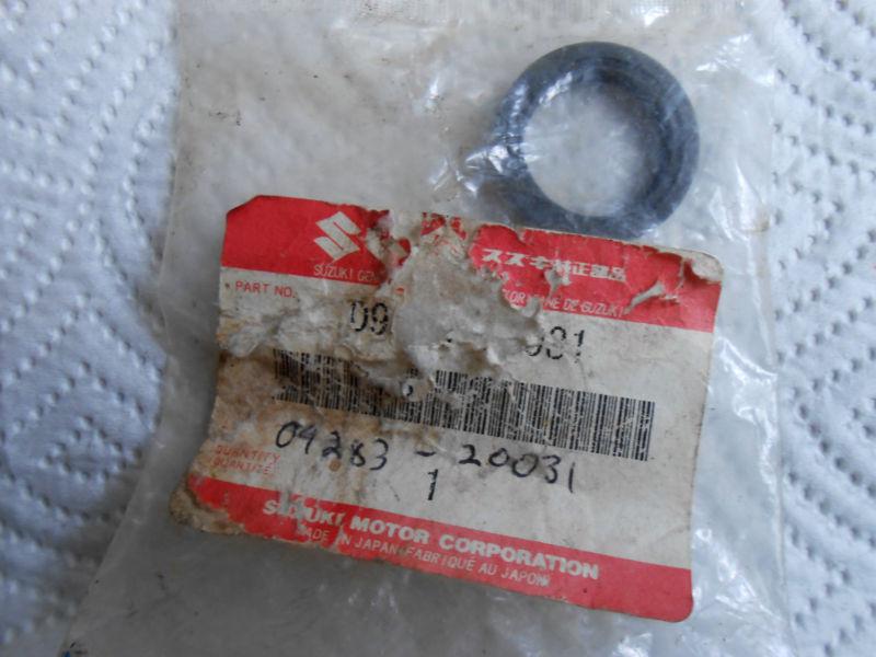 Suzuki oem nos oil seal 09283-20031  rm 500 kick start 