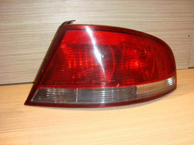 01 02 03 04 05 06 chrysler sebring r. tail light sdn ,passenger ,oem