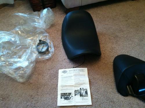 Harley-davidson leather v-rod (vrsca) seat, reach rider & passenger pillion