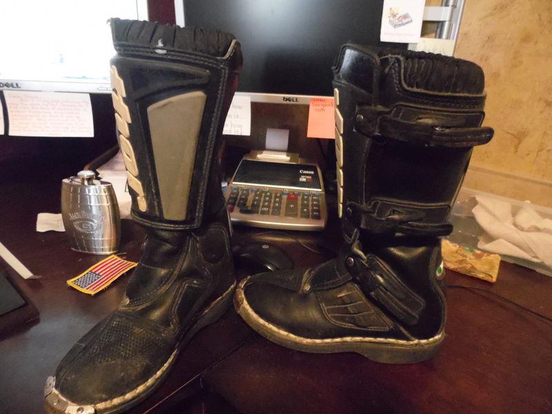 Childs used motorcross boots size 2 thor