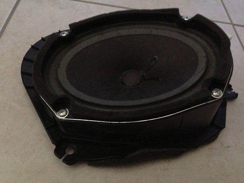 2008 hyundai tiburon quarter speaker driver passe (1) oem 2004-08