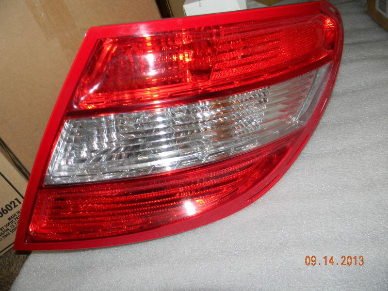 2010 c-300 tail light oem nice 42.99 free shipping